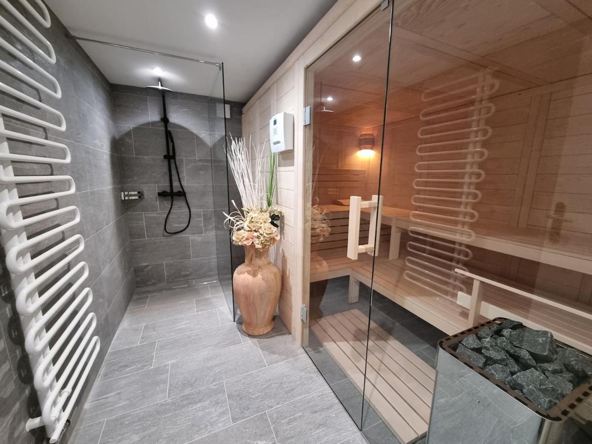 דיסנטיס Alpine Retreat & Sauna מראה חיצוני תמונה