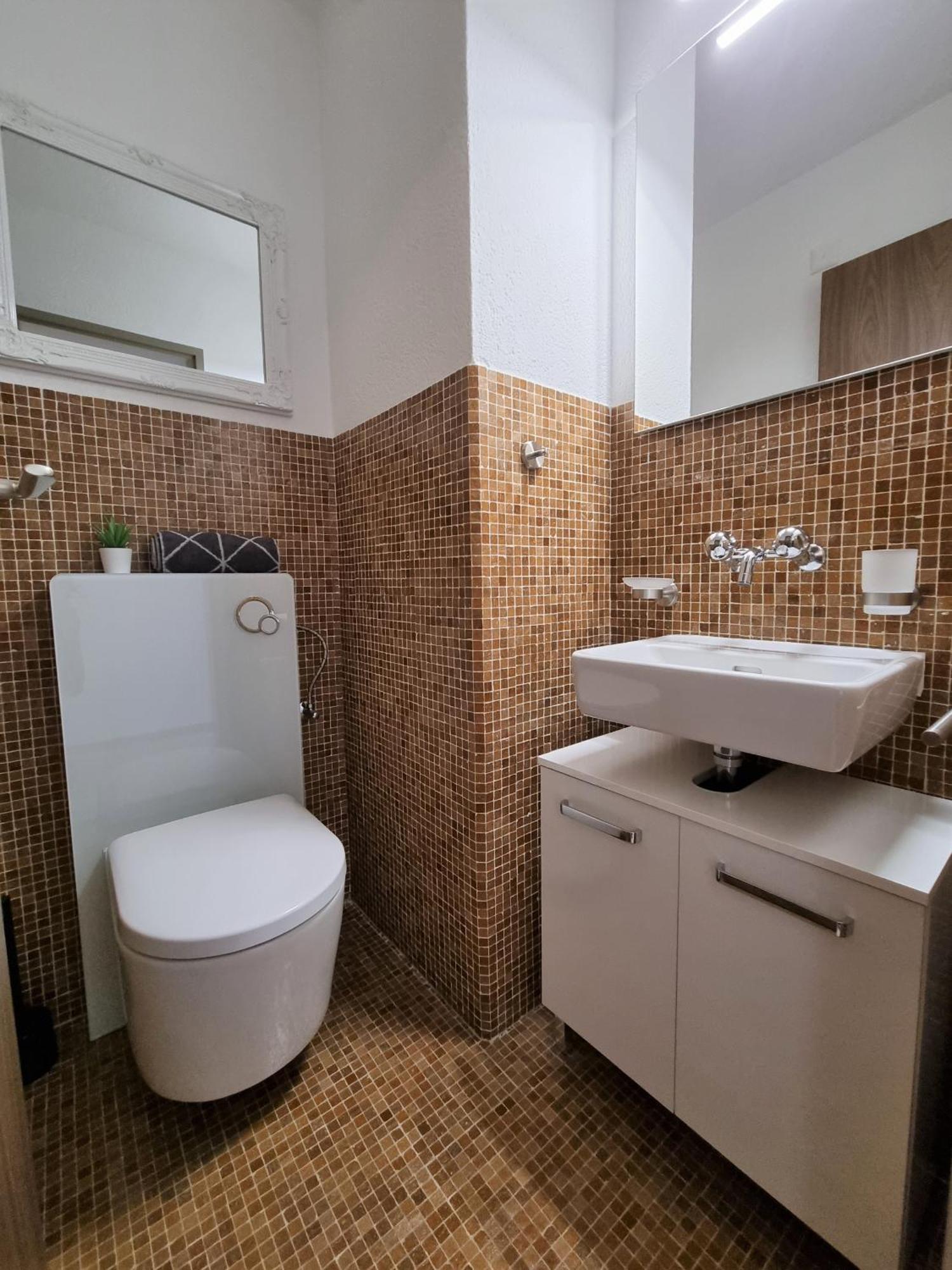 דיסנטיס Alpine Retreat & Sauna מראה חיצוני תמונה